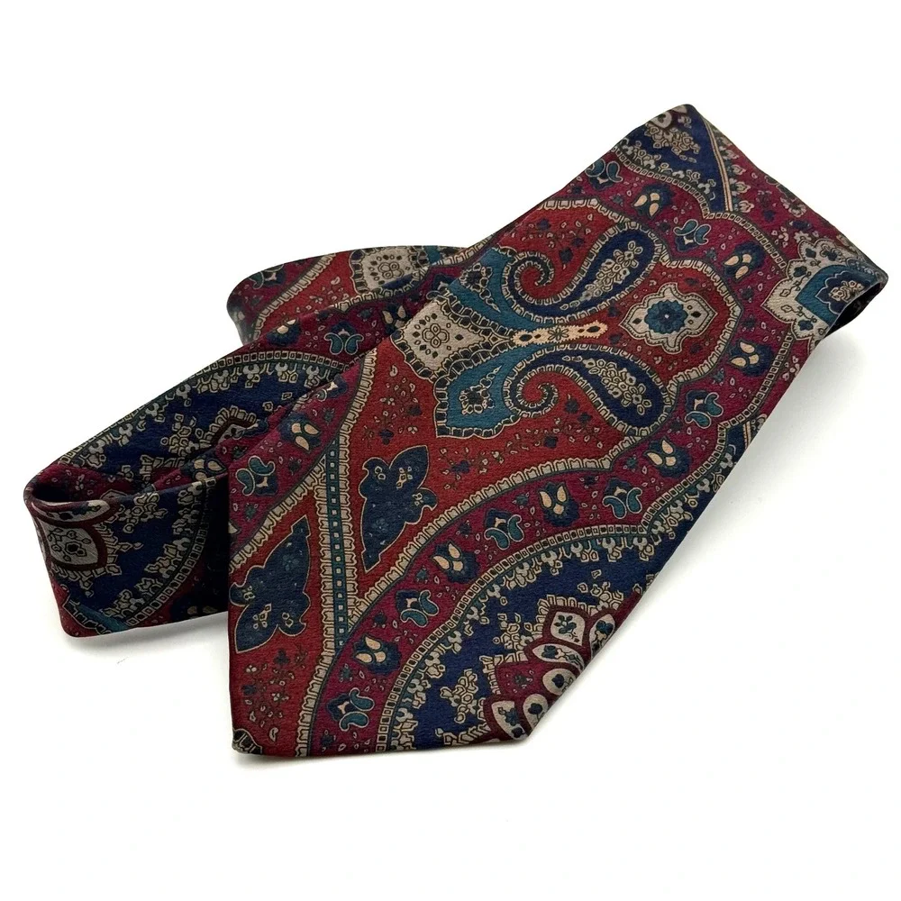 Marcus Neiman Marcus‎ Silk Tie Mens Burgundy Navy Paisley Handmade USA 3.625in